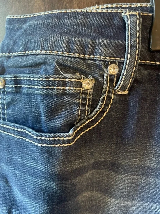 Cato Dark Wash Denim Capri Jeans - Picture 3 of 6